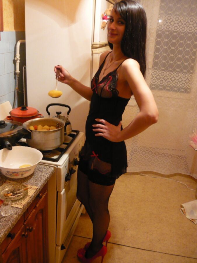 Free porn pics of Ksysha posed for her husband and cooking a festive dinner 2 of 15 pics