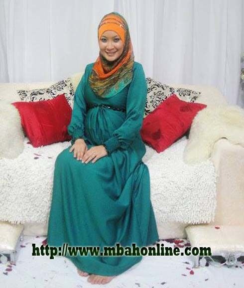 Free porn pics of Seksinya Bumil Jilbab 1 of 12 pics