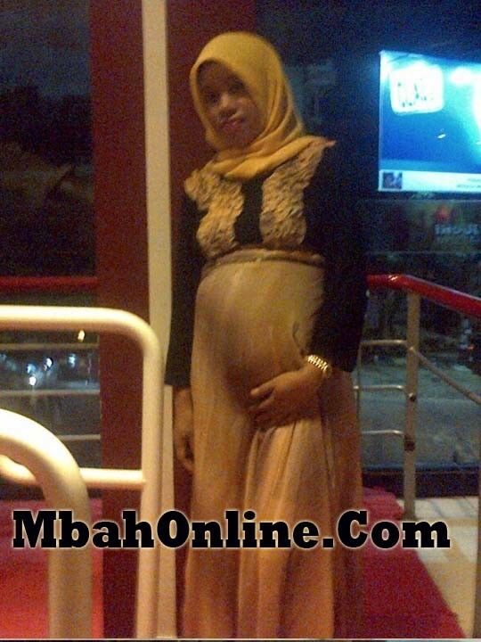 Free porn pics of Hijab Bumil  4 of 10 pics