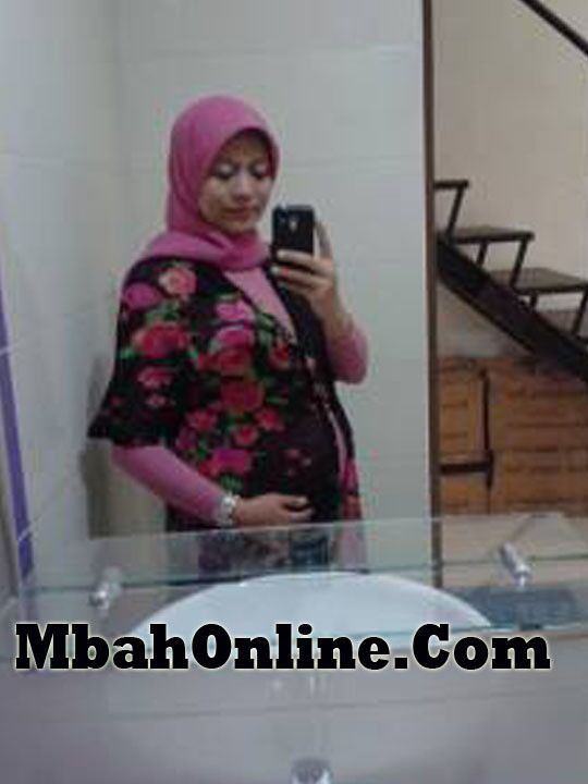 Free porn pics of Bumil Muslimah  8 of 12 pics