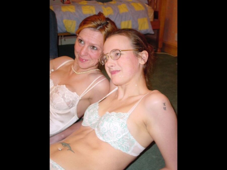 Free porn pics of UK Cum Slut Rachel, in the bath with her friend Dee 7 of 78 pics