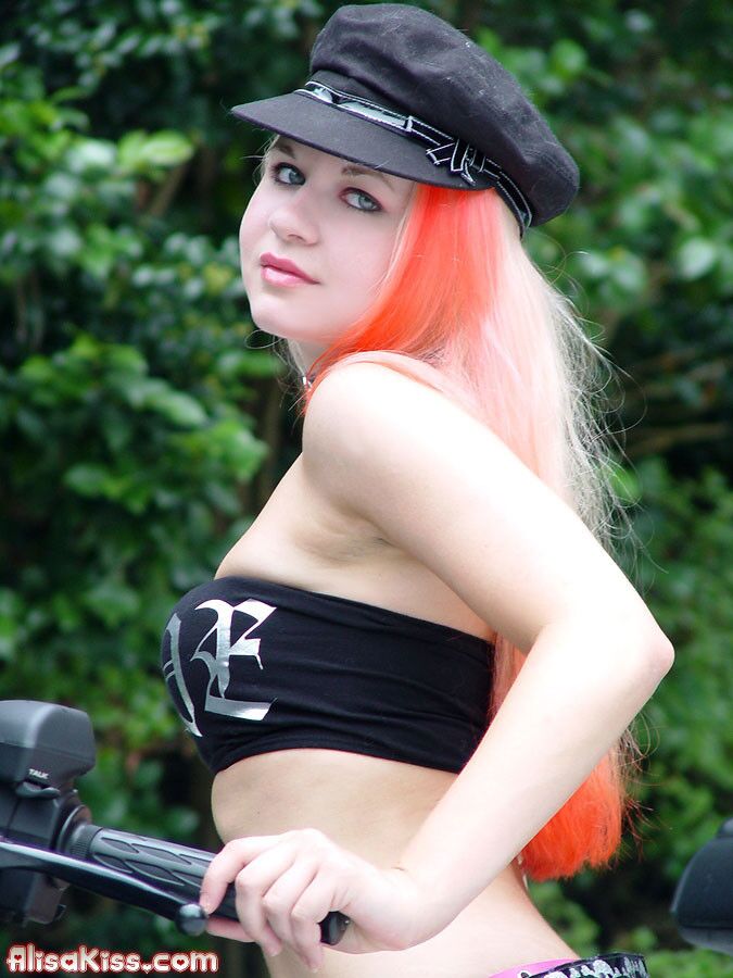 Free porn pics of Alisa Kiss - Biker Chic 17 of 40 pics
