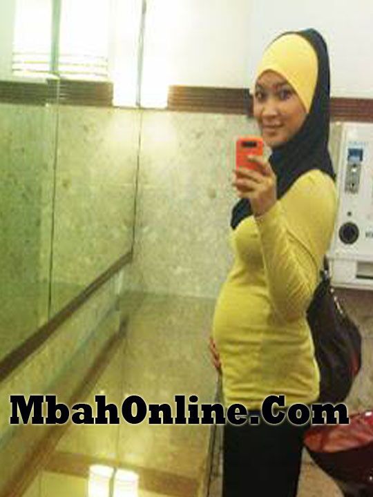 Free porn pics of Jilbab Seksi Hamil  2 of 12 pics