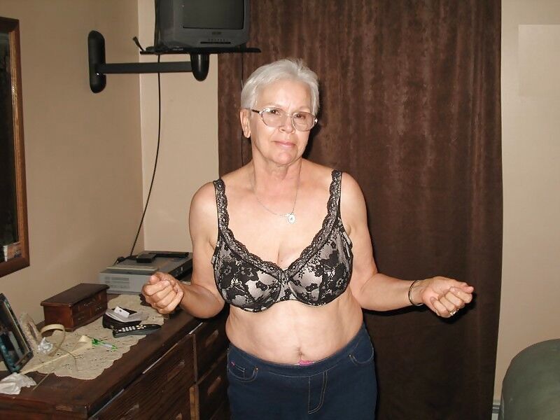 Students grannies model amateur