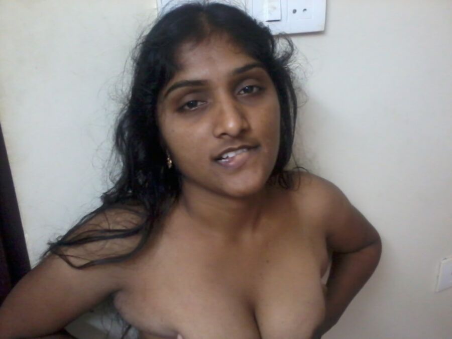 Free porn pics of Met this village aunt back home in Bangladesh! 2 of 23 pics