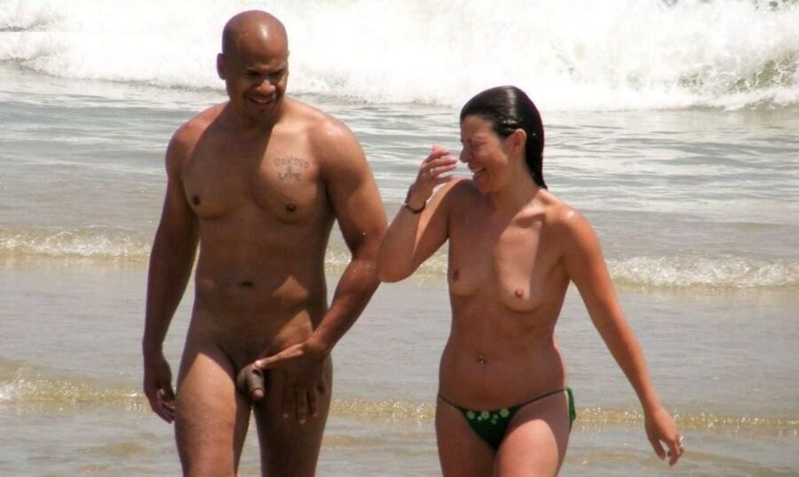 Free porn pics of Black nude couples on the Beach 17 of 27 pics