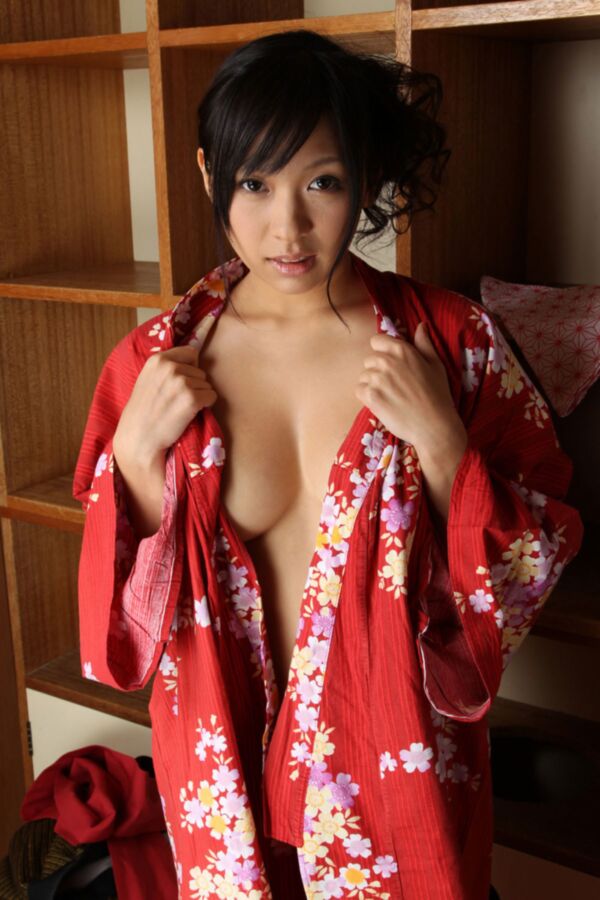 Free porn pics of Nana Ogura shows her Bush in the onsen - Japanese Bath House 18 of 52 pics