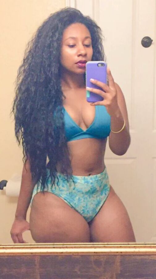 Free porn pics of Thick Black Twitter Chick - TheOtherManning 8 of 8 pics