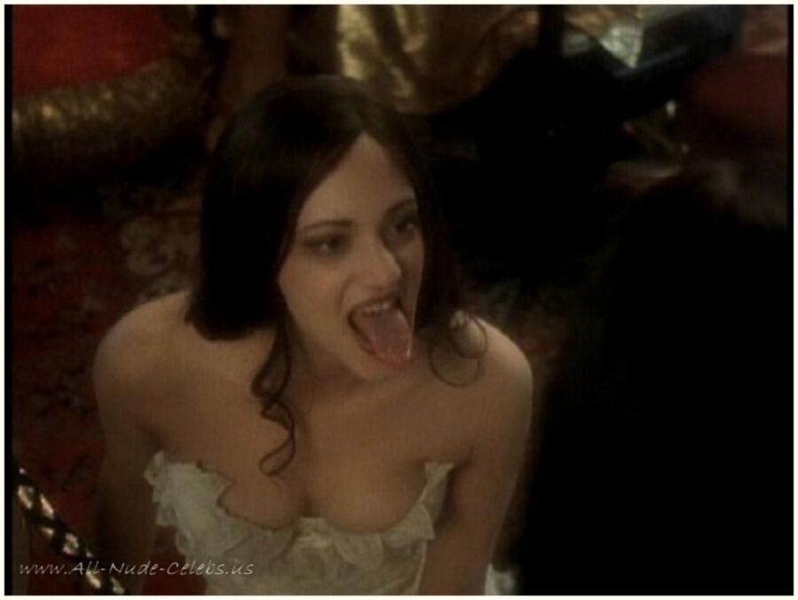 Free porn pics of Asia Argento 11 of 16 pics