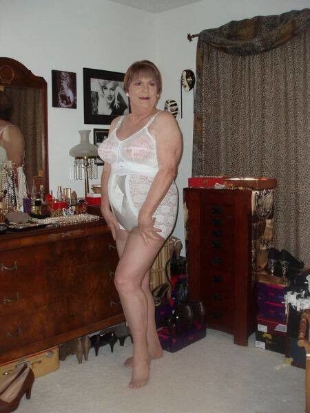 Free porn pics of Hot Old Woman 21 of 24 pics