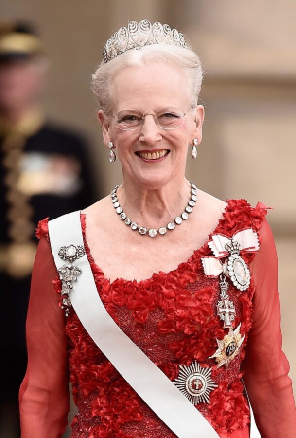 Free porn pics of How long it takes you to cum with queen Margrethe ? 3 of 22 pics