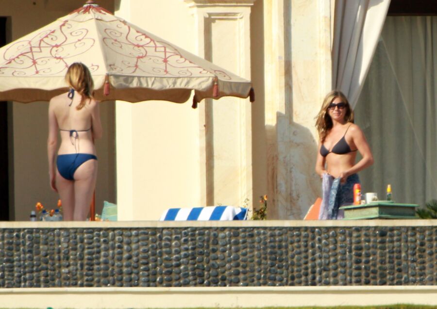 Emily Blunt Ass - Swimsuits and Captures.