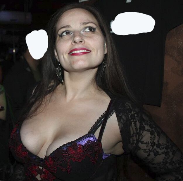 Free porn pics of Big tits pub girl  4 of 11 pics