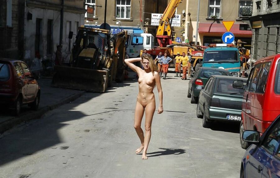 Free porn pics of nude in public 10 of 37 pics