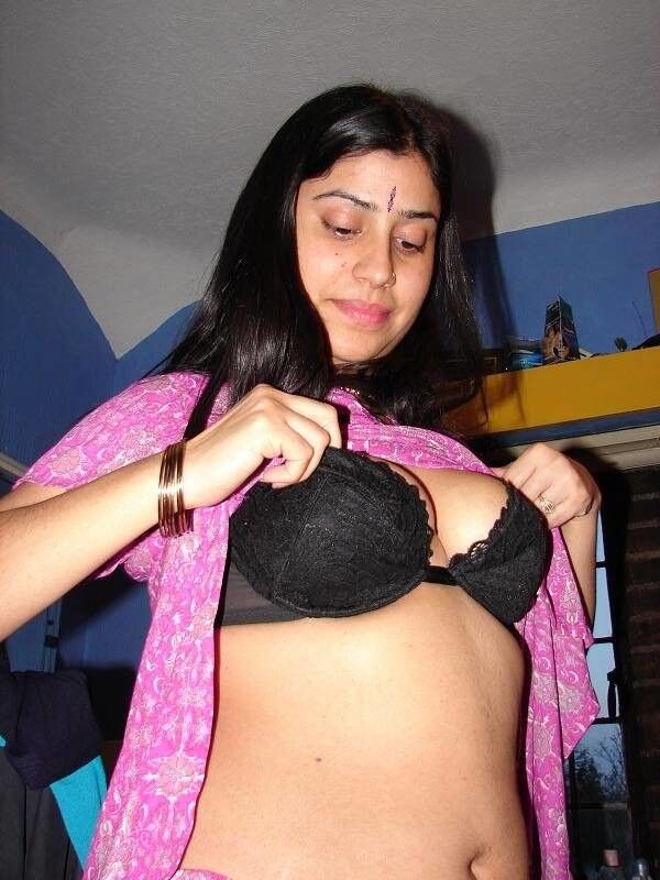 Free porn pics of sexy arab wife 8 of 12 pics