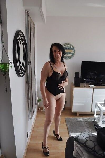 Free porn pics of sister reveals her fetish for bondage on vacation with brother 18 of 25 pics