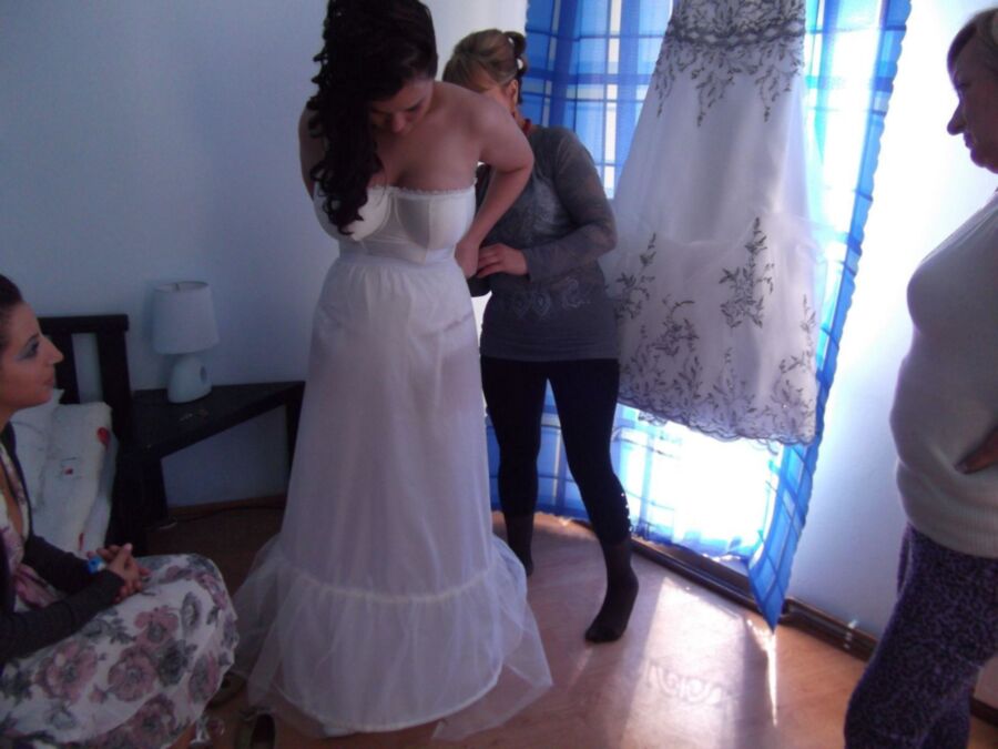 Voyeuy So Pretty Brides Getting Ready