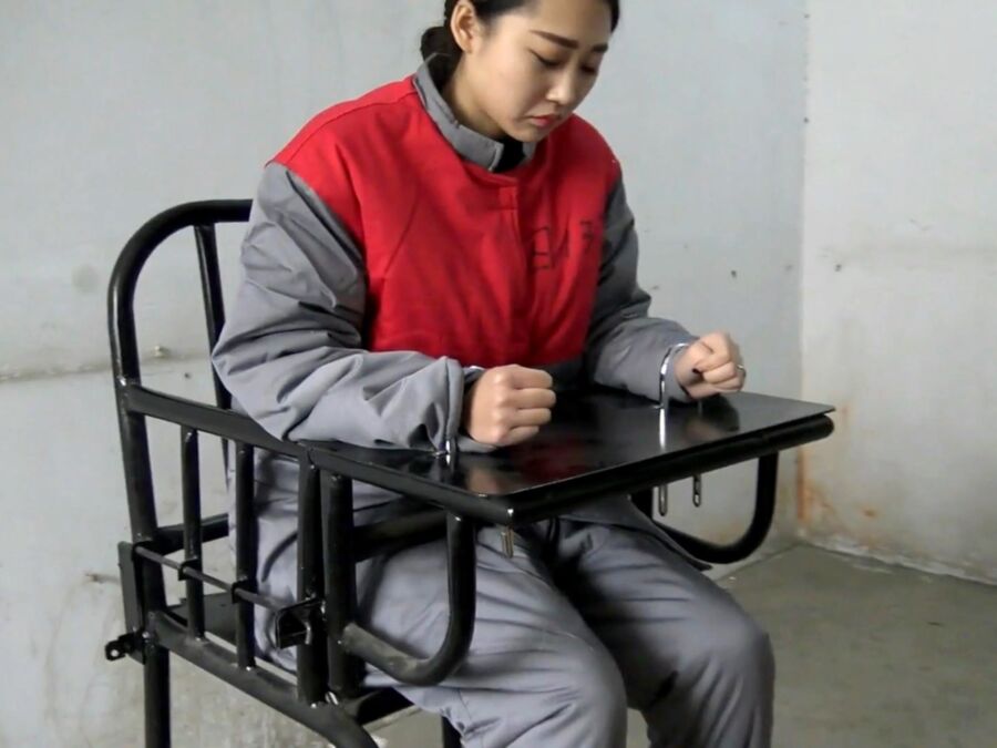 Free porn pics of Chinese female prisoner in jail 19 of 20 pics