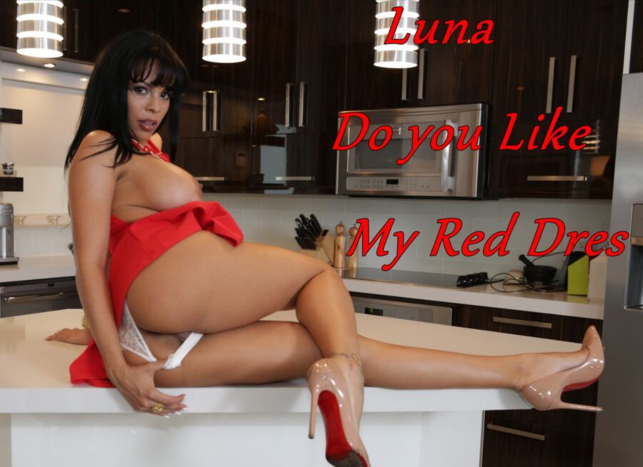 Free porn pics of BUsty Luna  1 of 122 pics