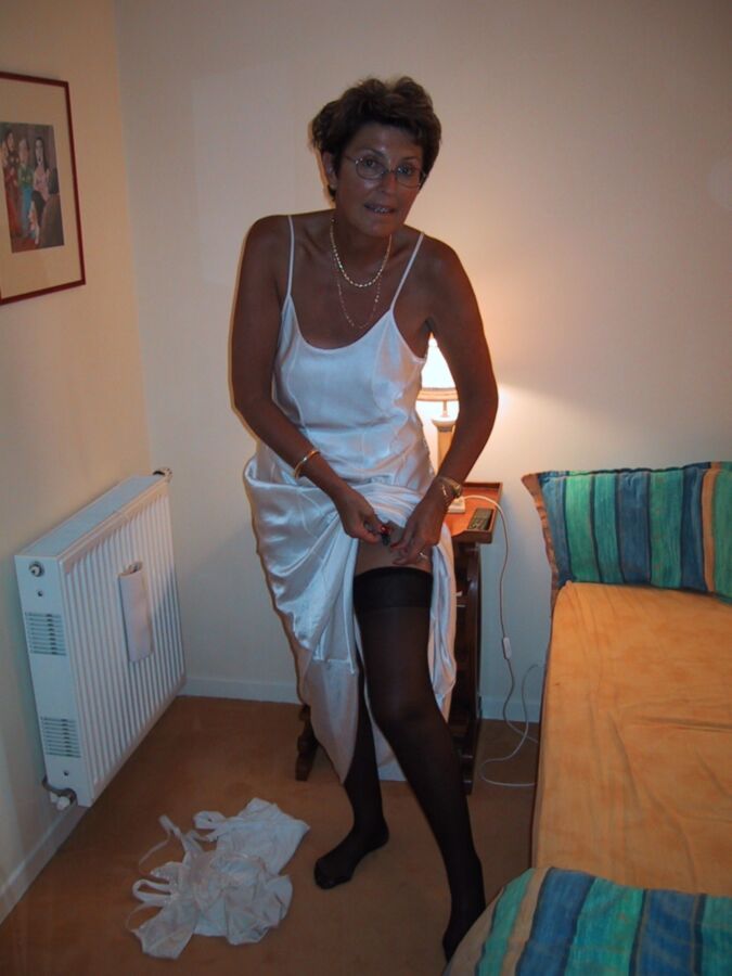 Free porn pics of aunty wears nylons for me 2 of 24 pics