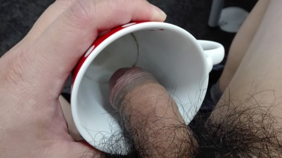 Free porn pics of shoe and cup fuck 6 of 13 pics