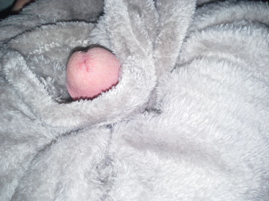 Free porn pics of Bought a new fleece blanket 10 of 17 pics
