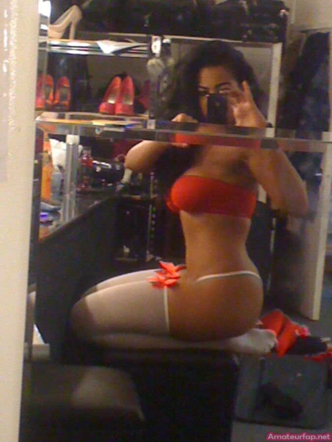 girls amatuer masturbate bedroom magarita reyes sexy pics