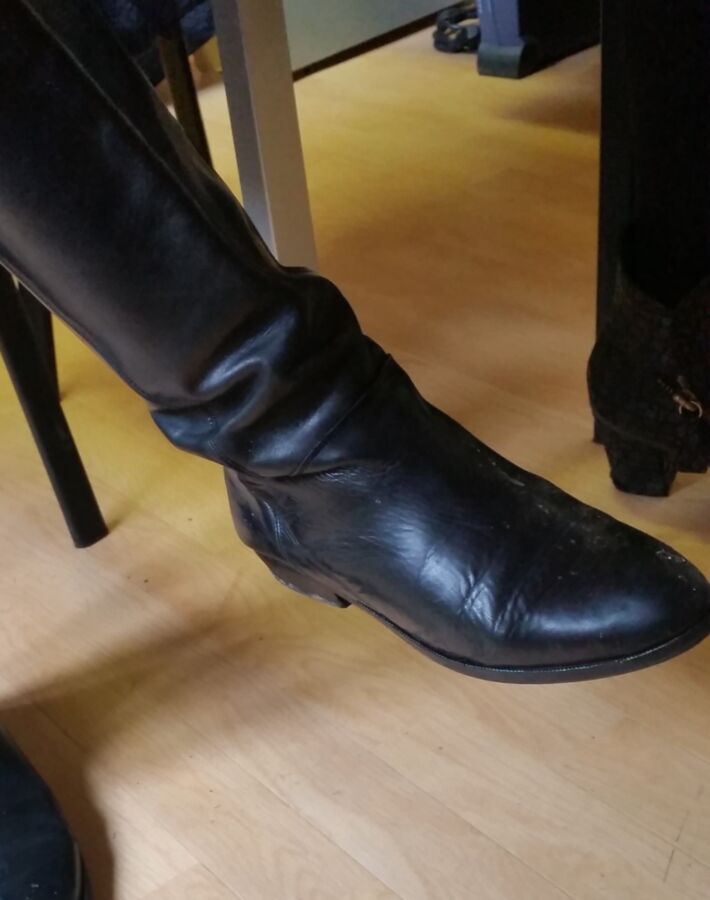 Free porn pics of Nice boots in sreet shot 7 of 24 pics