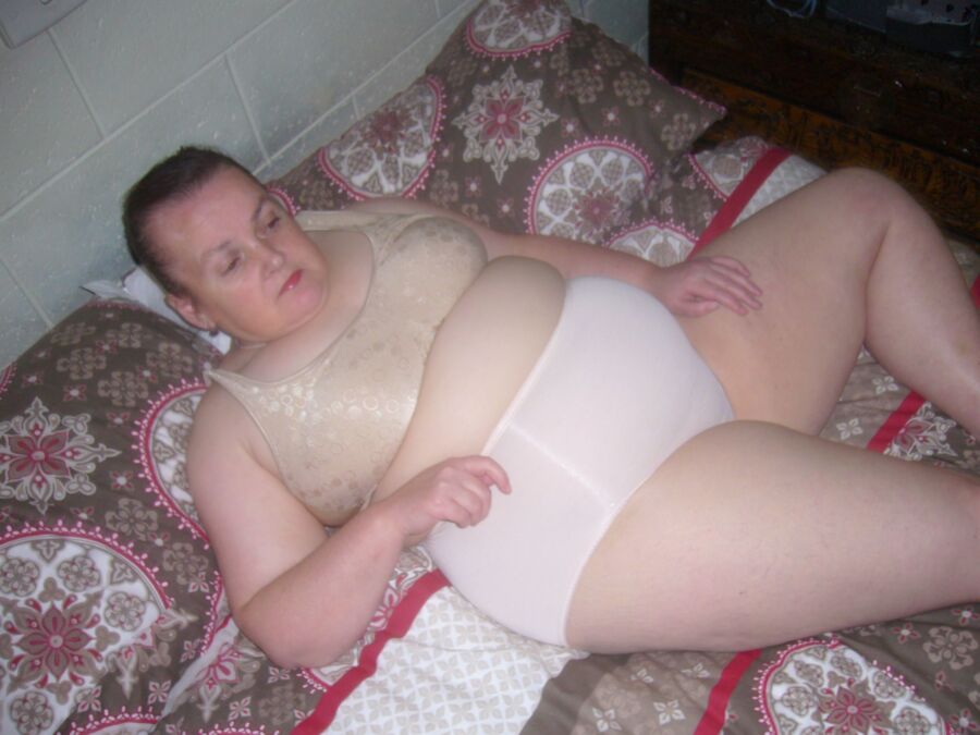 Free porn pics of Samantha bra and big panties 8 of 30 pics