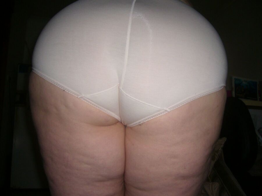 Free porn pics of Samantha bra and big panties 16 of 30 pics
