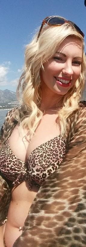 Free porn pics of Bimbo on her hen party 10 of 21 pics