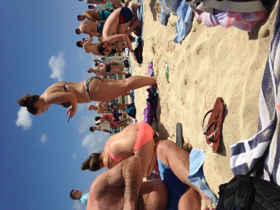 Free porn pics of Beach candid voyeur mostly chubby 22 of 31 pics