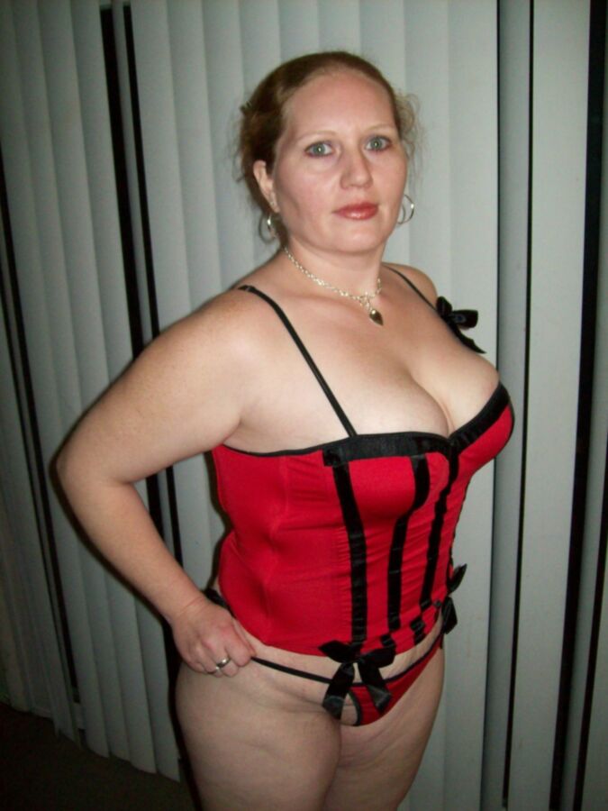 Free porn pics of Mature En Corset  Rouge 12 of 63 pics