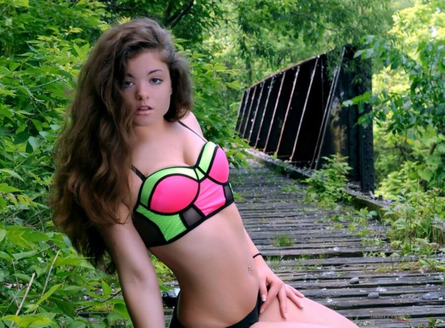 Free porn pics of Teen hottie Liz, outdoor beach and boat  11 of 34 pics
