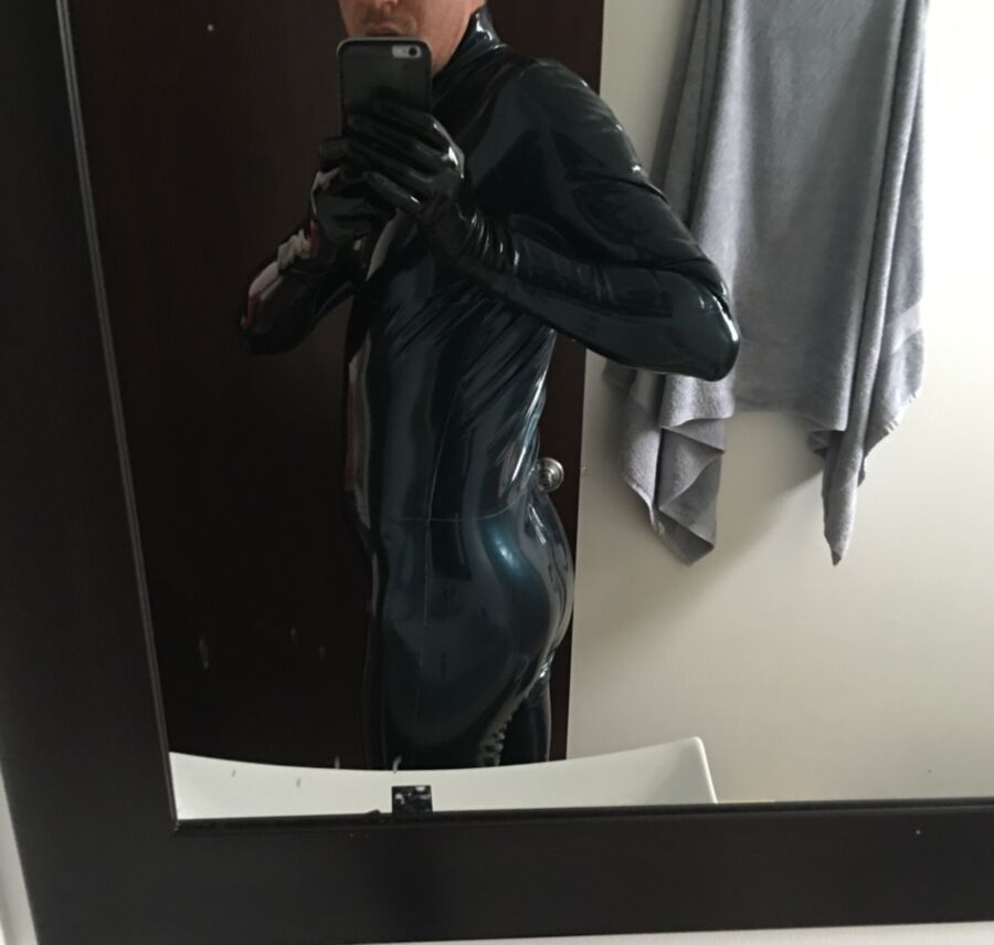 Free porn pics of Me in latex catsuit 3 of 5 pics