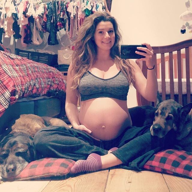 Free porn pics of Preggo Jessica Phillips 23 of 24 pics