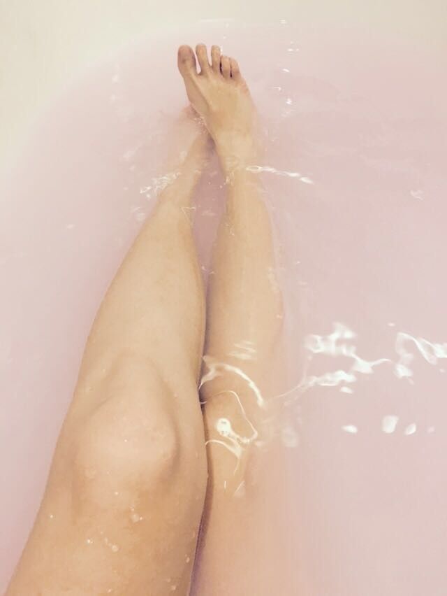Free porn pics of Cum join my in my tub, MaiFox 5 of 6 pics