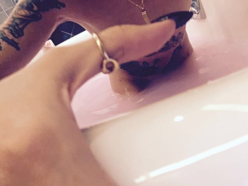 Free porn pics of Cum join my in my tub, MaiFox 2 of 6 pics