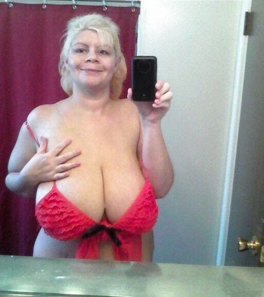 Big Tit Mature Selfie
