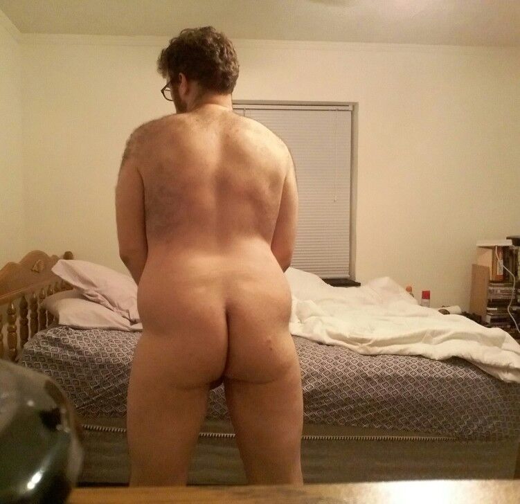 Free porn pics of Naked chub  7 of 12 pics