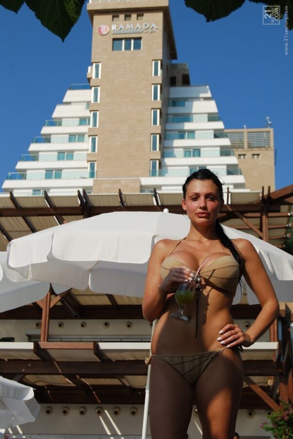 Free porn pics of ALETTA OCEAN  in Turkey! 15 of 89 pics