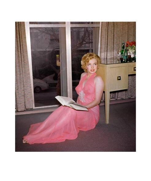 Free porn pics of Marilyn Monroe IV 23 of 50 pics