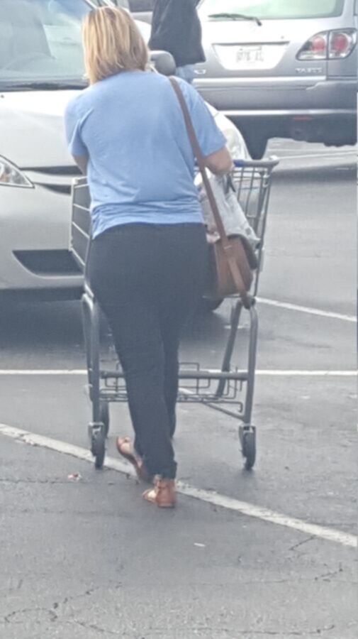Free porn pics of Candid Thick Milf Shopping 1 of 18 pics