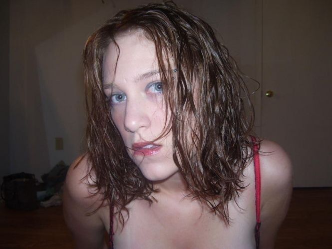 Free porn pics of Amateur flashing and more 5 of 48 pics