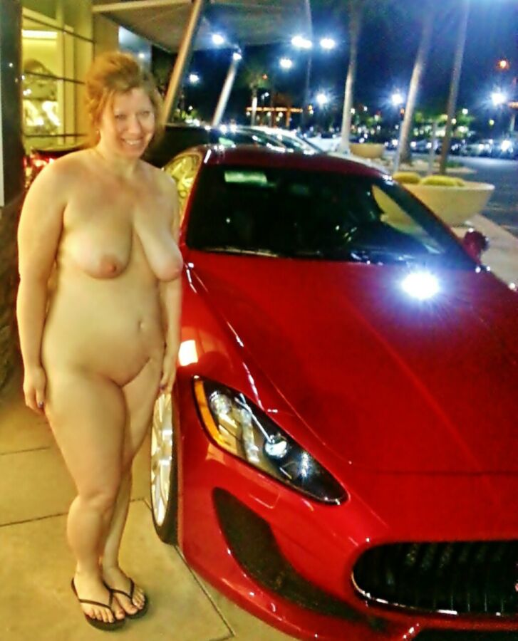 Free porn pics of Chellywall Naked in Public. TOTAL EXHIBITIONIST  6 of 32 pics