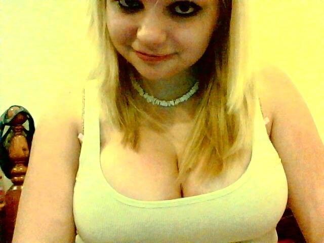 Free porn pics of Busty blonde teen 24 of 27 pics