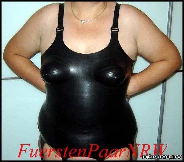 Free porn pics of BBW pretty in latex/rubber dress 7 of 50 pics