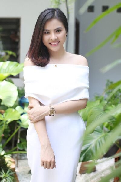 Free porn pics of Actress Van Trang (Hottest vietnamese woman ever) 1 of 18 pics