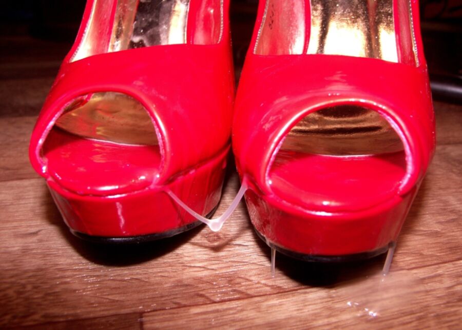 Free porn pics of new red platforms 15 of 41 pics