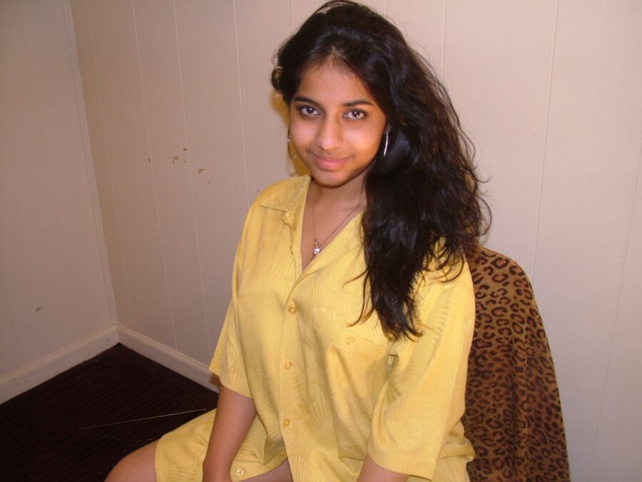 Free porn pics of Indian Amapreet Chelea has a nice Bush 1 of 24 pics